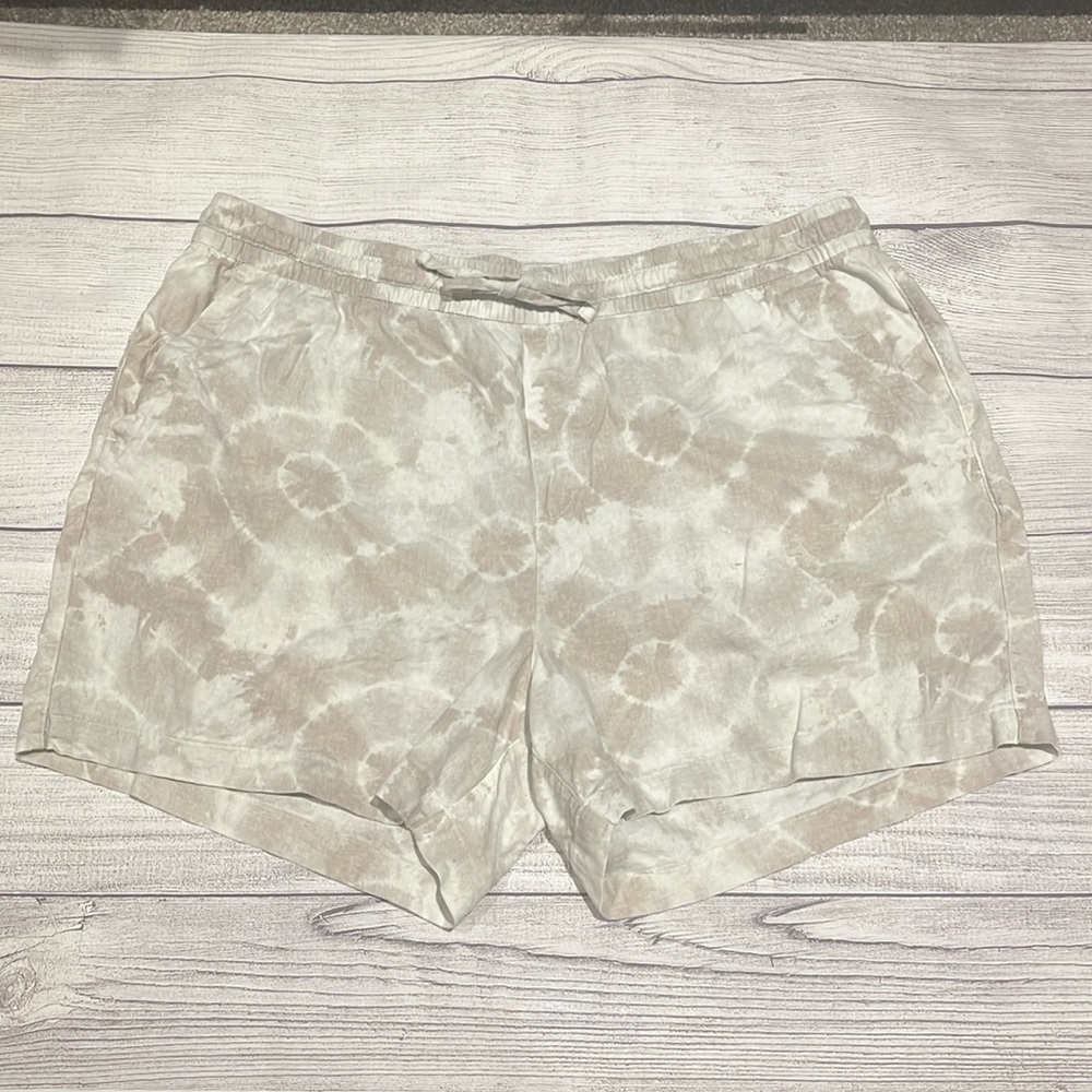 Old Navy Women's Tan/Cream Linen Shorts